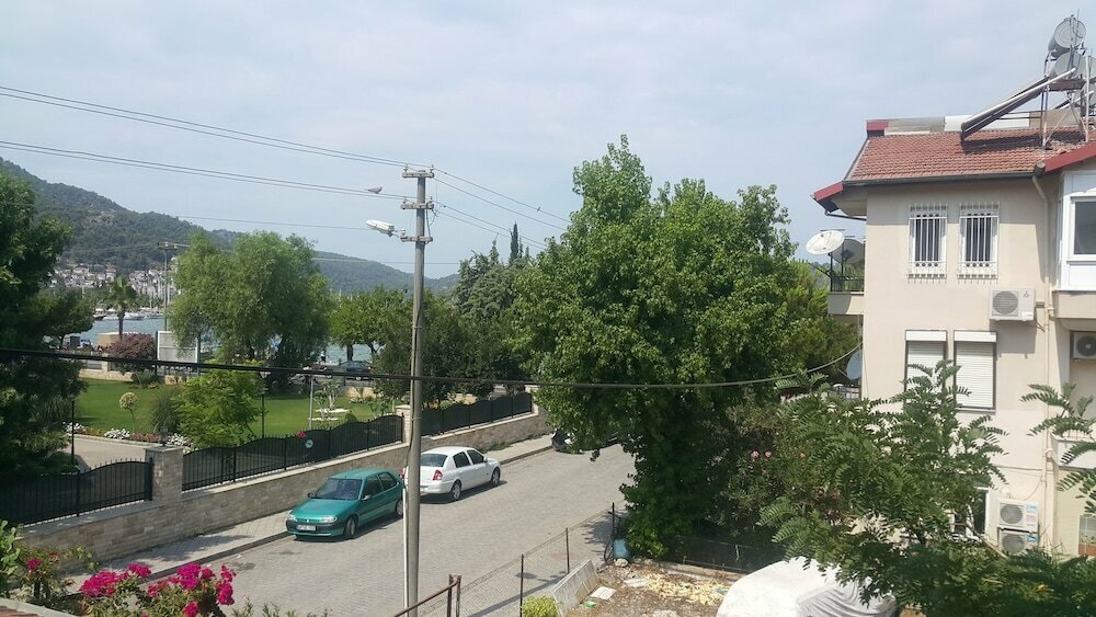 Cicek Hotel & Apartments