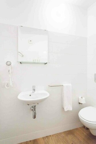 Hostal Argo, Забронировать Хостел Хостелы Барселоны, рядом с Театр-музей El Rei de la Magia, Хостел