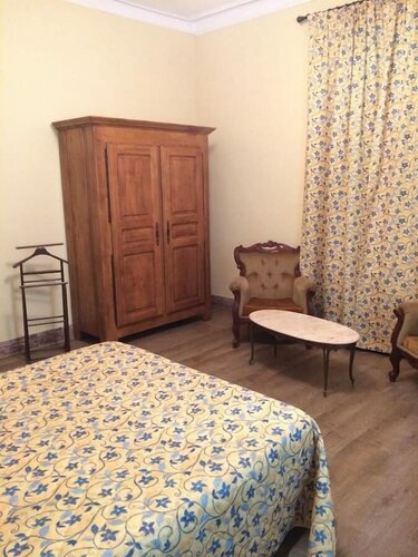 Le Parc aux Cedres, Book Pension Hoteller i Rhône-Alps med parkering, Parkering