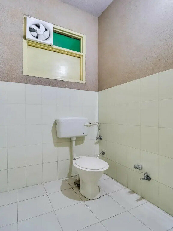 Oyo 46131 Hotel Arora