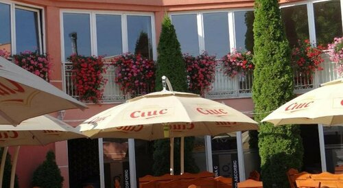 Hotel Sugas, Забронировать Отель Отели жудец Ковасна с парковкой, Парковка