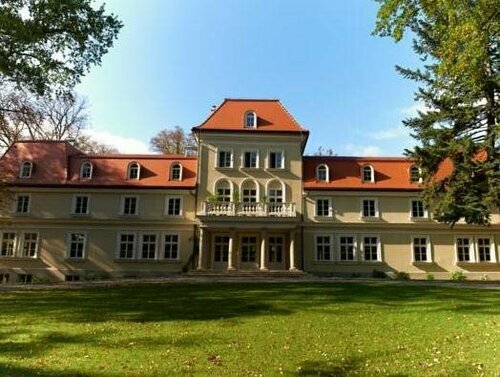 Dwór Sieraków, Đặt Khách sạn Sieraków Lesser Poland