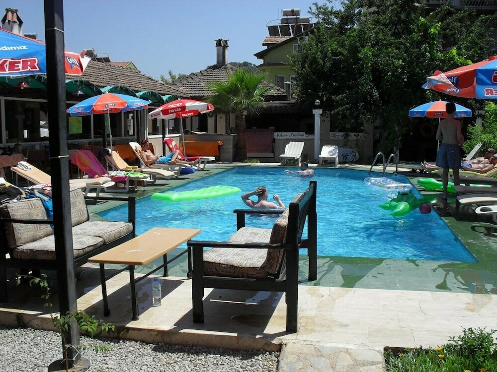 Junior Özalp Hotel