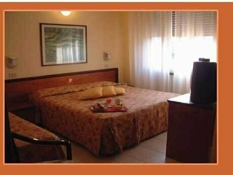 Hotel Moderno, Забронировать Отель Отели Римини 3 звезды, рядом с Храм Малатеста, 3*