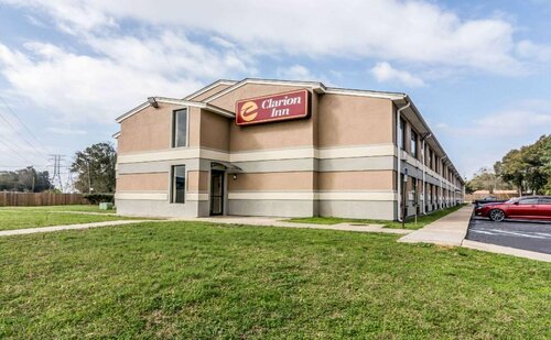 Quality Inn Pensacola North, Забронировать Отель Отели Эскамбия-Каунти с бассейном, Бассейн