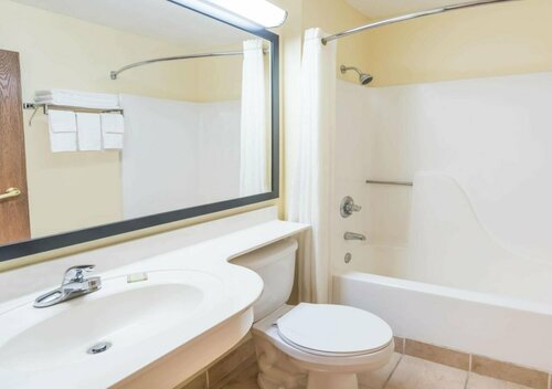 Super 8 by Wyndham Columbus West, Book Hotel Hoteller i Columbus med morgenmad, Morgenmad
