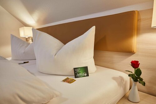 Hotel Zur Traube, Rezervasyon Otel Velbert Kuzey Ren-Vestfalya