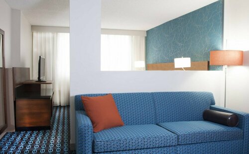 Fairfield Inn & Suites by Marriott Charlotte Uptown, Забронировать Отель Отели Шарлотте 3 звезды, рядом с Стадион «Труист Филд», 3*
