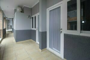 RedDoorz near Siloam Karawaci 2