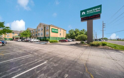 HomeTowne Studios by Red Roof St. Louis - Airport/N Lindbergh, Buchen Sie Hotel Hotels in Hazelwood mit Parkplatz, Parkplätze
