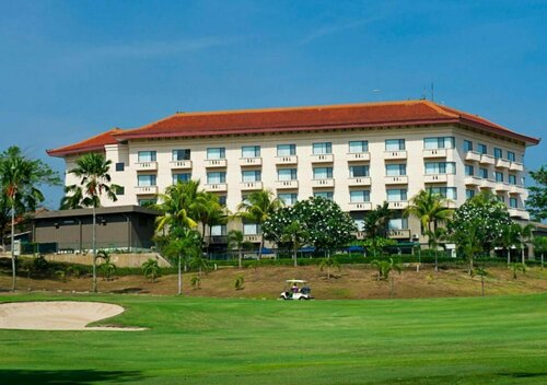 Puri KIIC Golf View Hotel, Varaa Hotelli Karawang West Java