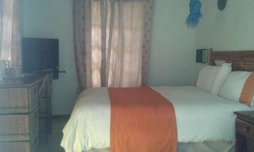 Maya Guest Inn, Boek Pension Hotels in Nata met parkeren, Parkeren