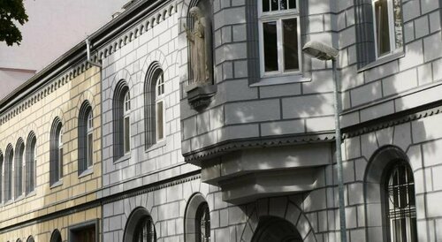 Centrum Salvator, Забронировать Отель «постель и завтрак» Старый город Братислава, рядом с Slovak National Theatre