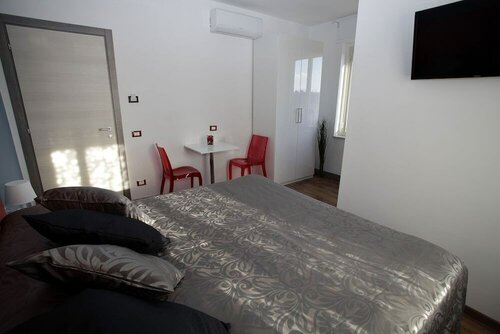 B&B Insula San Pietro, Buchen Sie Bed & Breakfast Hotels in Rom mit Parkplatz, in der Nähe von Piazza del Risorgimento, Parkplätze
