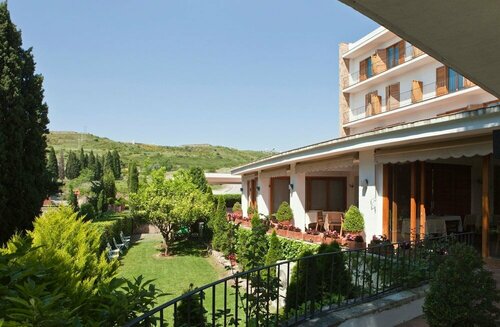Hotel Emporda, Забронировать Отель Фигерас Alt Empordà, рядом с Каталонский музей игрушек