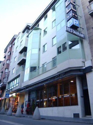 Hotel Nice, Забронировать Отель Отели Сео-де-Уржель с парковкой, Парковка