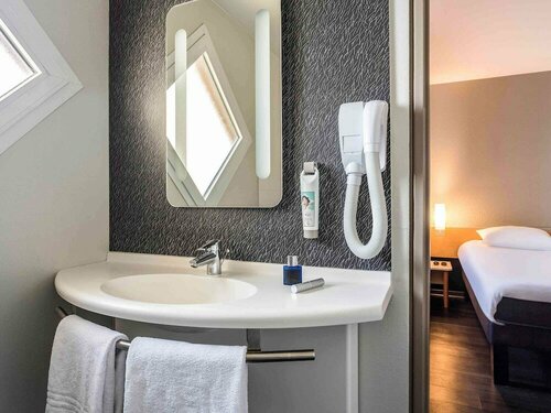 ibis Thonon Evian, Book Hotel Hoteller i Rhône-Alps med parkering, Parkering
