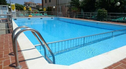 Hotel Astra, Забронировать Отель Отели в центре Диано-Марина, в центре, Парковка