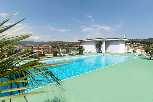 Residence San Francisco, Забронировать Отель Марина-д'Андора Ривьера-делле-Пальме