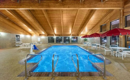 AmericInn by Wyndham Okoboji, Prenota Hotel Okoboji Iowa