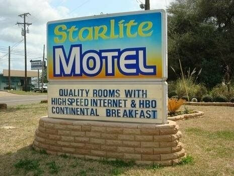 Starlite Motel Many, Prenota Motel Hotel a Missouri con parcheggio, Parcheggio