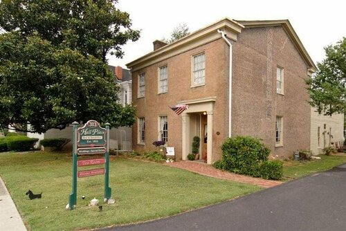 Hall Place Bed and Breakfast, Book Hotel Kentucky hoteller med parkering, Parkering