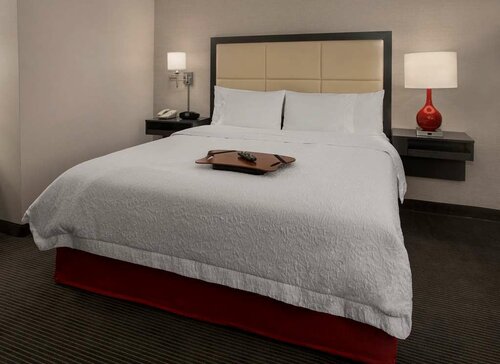 Hampton Inn & Suites Milwaukee Downtown