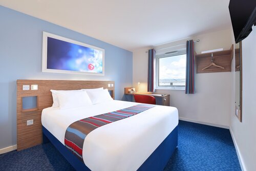 Travelodge Aberdeen Airport, Book Hotel Aberdeen 