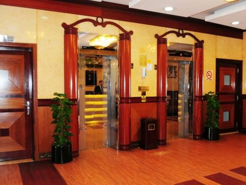Fortune Hotel Deira, Забронировать Отель Отели Дубая с парковкой, рядом с Станция метро Baniyas Square, Парковка