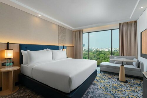 Hilton Garden Inn Mumbai International Airport, Забронировать Отель Отели штата Махараштры с бассейном, Бассейн