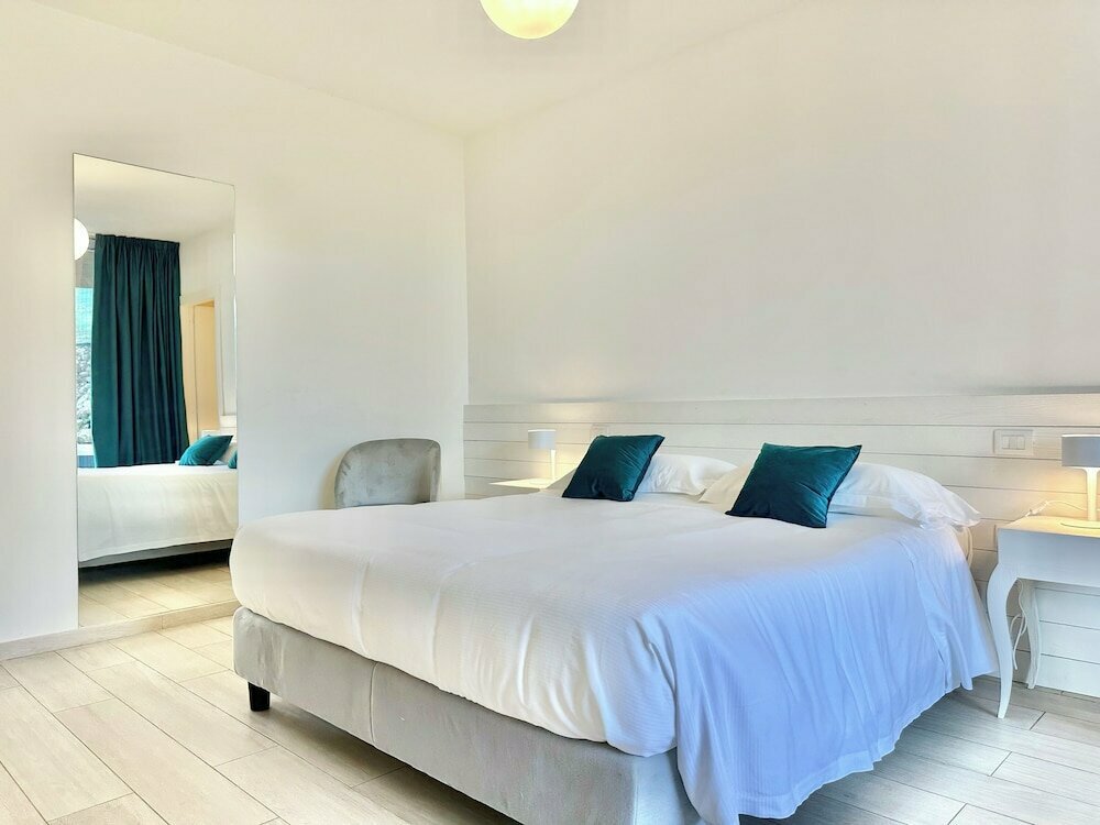 Isola Bella Infinity Suites