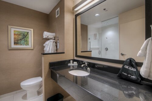 Fairfield Inn & Suites by Marriott Charlotte Airport, Забронировать Отель Шарлотте Северная Каролина