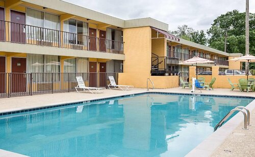GuestHouse Inn, Book Mini-hotel Hoteller i Tennessee med parkering, Parkering