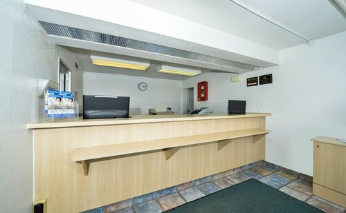 Americas Best Value Inn - Lincoln Airport, Rezerwuj Mini-hotel Hotele w Lincoln z basenem, Basen