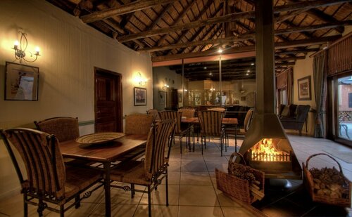Tladi Lodge, Забронировать Отель Отели Йоханнесбург 5 звезд, рядом с Nedbank Head Office, 5*