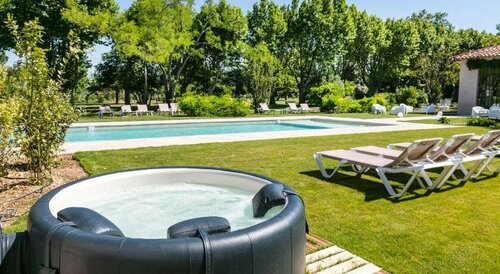 Hotel L'Hermitage, Rezervovat Hotel Pernes-les-Fontaines Vaucluse