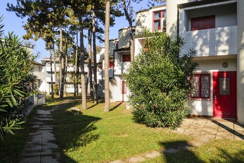 Holiday Village, Book Hotel Pineta 