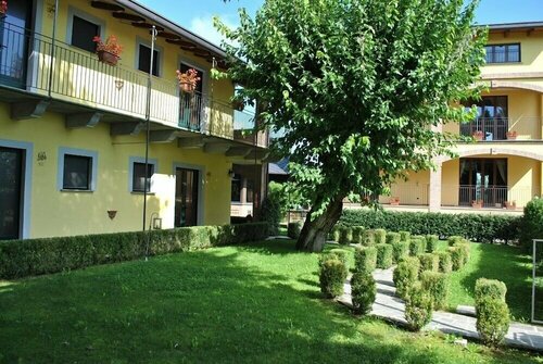 FondoBrugarolo, Rezervați Sejur la fermă Hoteluri în Sulbiate cu piscină, Piscină