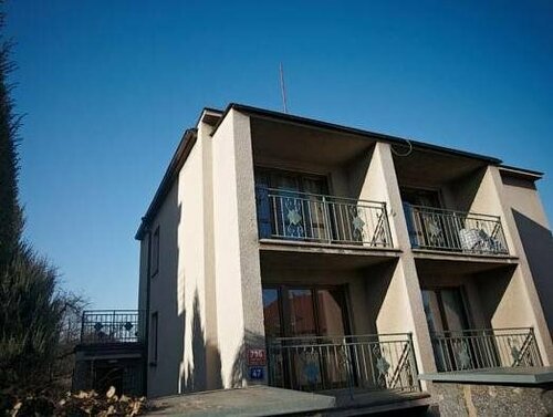 Villa Michle, Забронировать Вилла Отели Праги с парковкой, рядом с Стадион «Эден Арена», Парковка