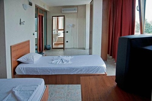 Family Hotel Black Sea  Fitness, Забронировать Отель Отели региона Солнечного берега с бассейном, Бассейн