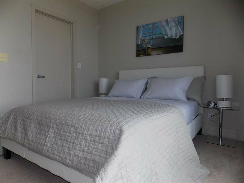 Fastlane Suites Rouleau South