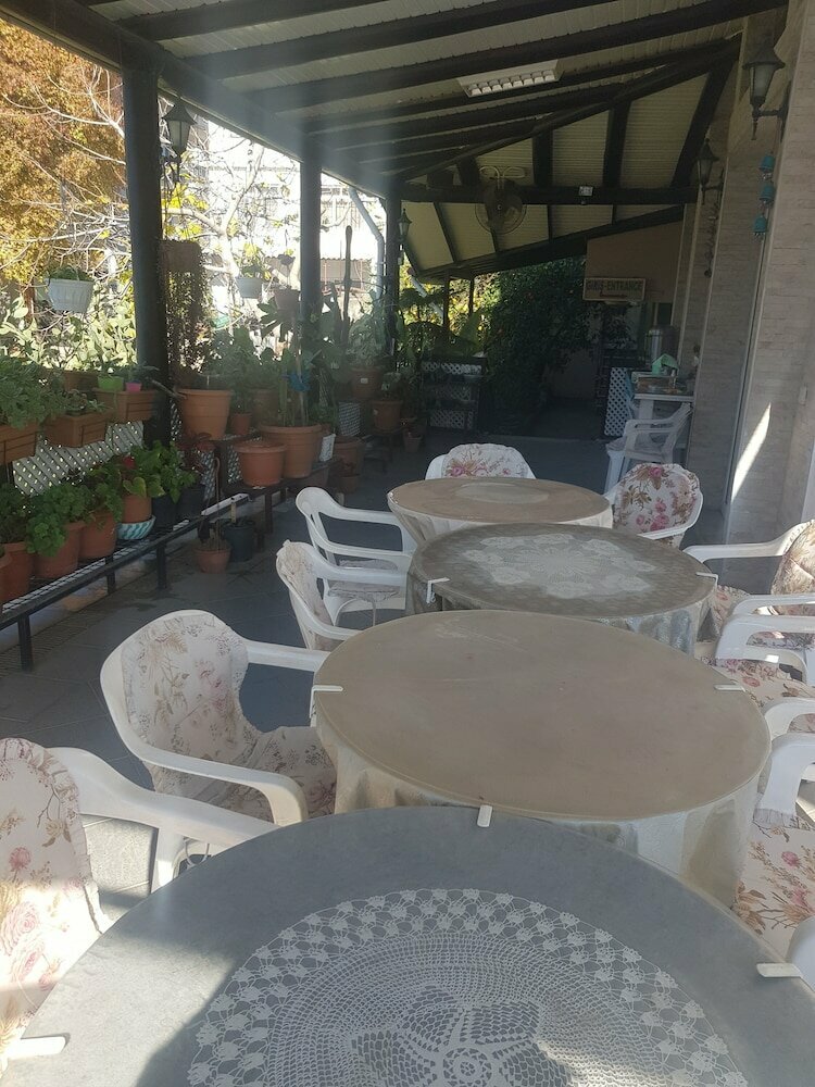 Cicek Hotel & Apartments
