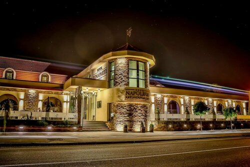 Hotel Bonaparte, Đặt Khách sạn Khách sạn ở Kosice có chỗ đỗ xe, Bãi đậu xe