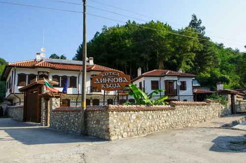 Family Hotel Dinchova kushta, Забронировать Отель Отели области Благоевград 3 звезды, 3*
