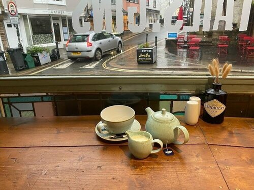 King William IV, Book Pension Totnes Devon