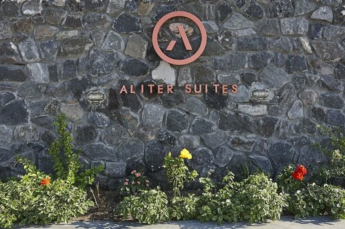 Aliter Suites, Забронировать Гостевой дом Отели Тиры с бассейном, Бассейн