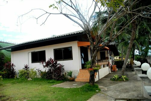 Sukasem Bungalow, Забронировать Отель Отели Ламаи-Бич с парковкой, рядом с Пляж Ламаи, Парковка