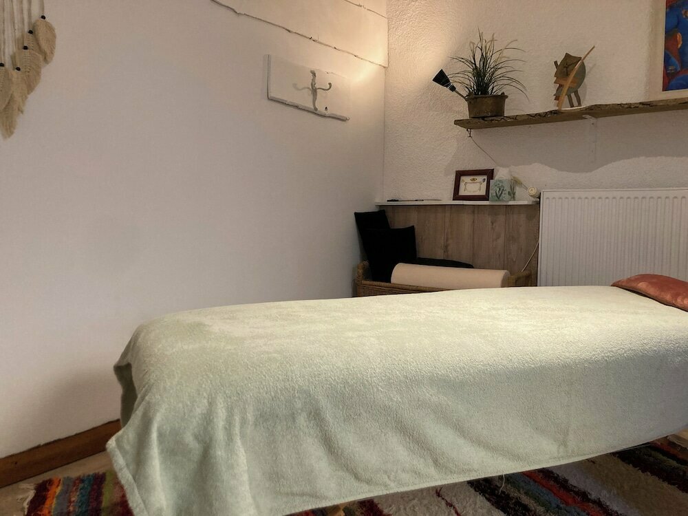 Esprit Dun Moment: Hébergement, Massage, Méditation Pour Lutter Contre Le Stress Chronique À Nolay, Close De Beaune
