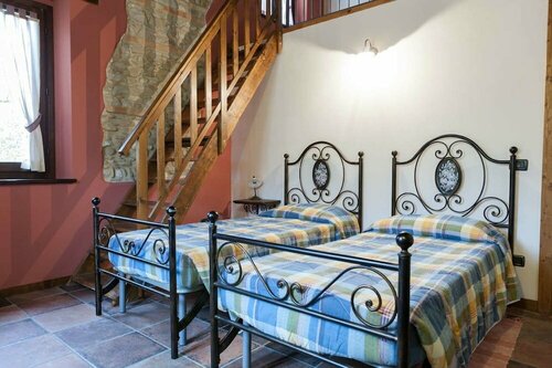 Agriturismo La Vecchia Fonte, Varaa Maatalousloma Castelbellino hotellit, joissa on uima-allas, Uima-allas