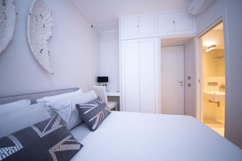 Suite 136 Luxury Rooms